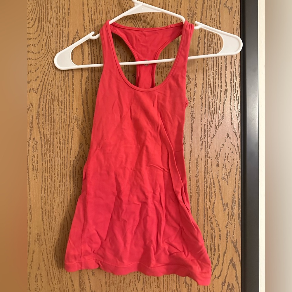 Lululemon pink tank